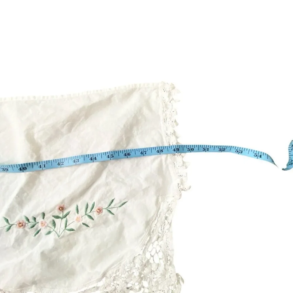 Vintage Floral Embroidered Crochet White Table/Dresser Runner